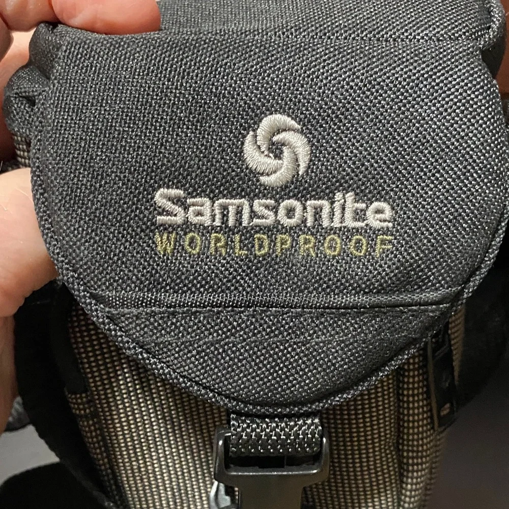 Samsonite vintage Black and Tan camera shoulder or Belt Bag